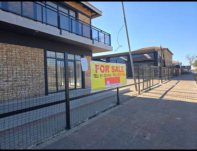 BUSINESS FOR SALE IN LENASIA